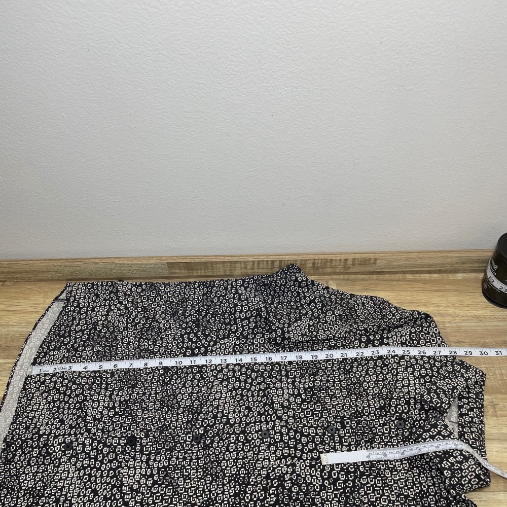 Lululemon Mens Black White Geometric Mosaic Short Sleeve Button Down Shirt XL - Picture 6 of 6